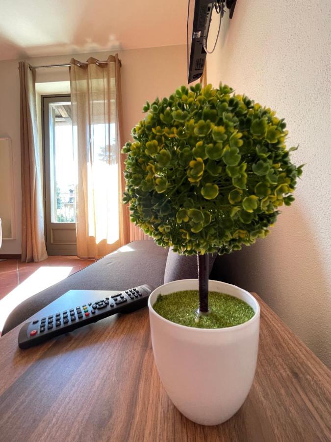 Al Laghetto La Morra Bed and Breakfast Εξωτερικό φωτογραφία