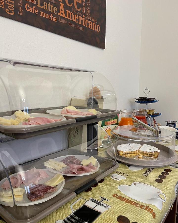 Al Laghetto La Morra Bed and Breakfast Εξωτερικό φωτογραφία