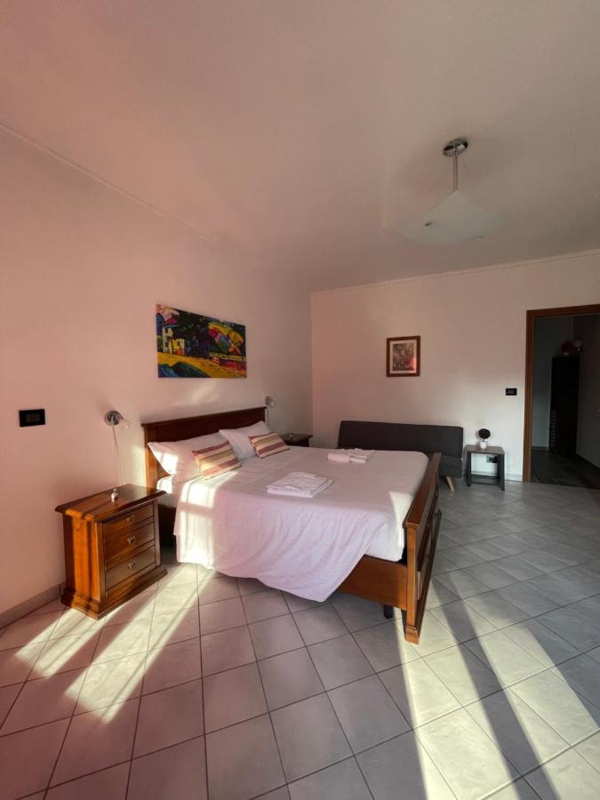 Al Laghetto La Morra Bed and Breakfast Εξωτερικό φωτογραφία