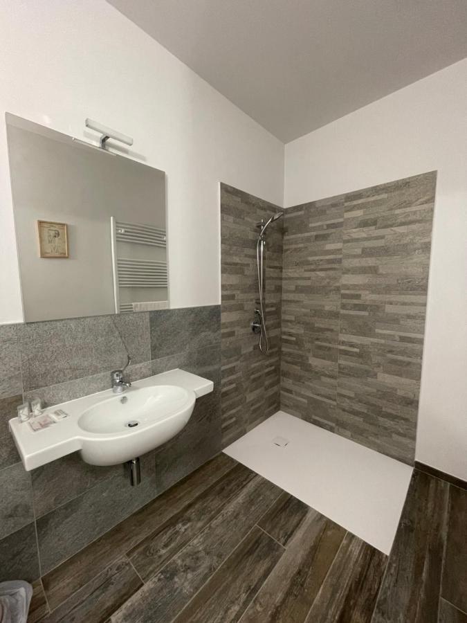 Al Laghetto La Morra Bed and Breakfast Εξωτερικό φωτογραφία