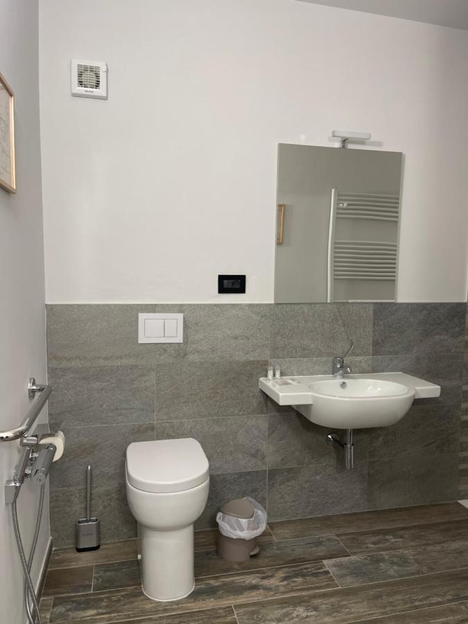 Al Laghetto La Morra Bed and Breakfast Εξωτερικό φωτογραφία